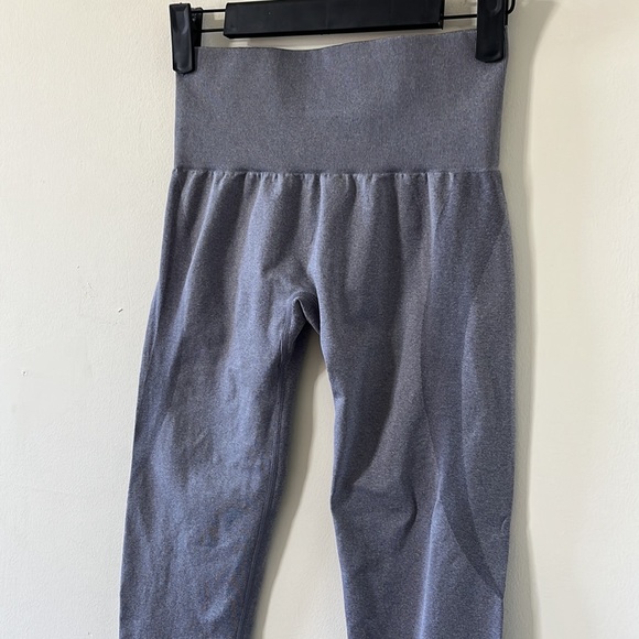 NVGTN Grey Curve Seamless Leggings Size Small - Picture 5 of 10